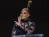 Janet Jackson na Black Girls Rock Awards 2018 pútala pozornosť divným účesom.