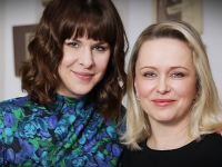 Michaela Čobejová s kolegyňou zo seriálu Som mama Kristínou Tormovou. Michaela Čobejová s kolegyňou zo seriálu Som mama Kristínou Tormovou.