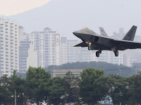 Americké stíhačky F-22 Raptor Americké stíhačky F-22 Raptor