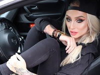 Lucia Lucid Sládečková dokáže s mejkapom urobiť hotové zázraky. Lucia Lucid Sládečková dokáže s mejkapom urobiť hotové zázraky.