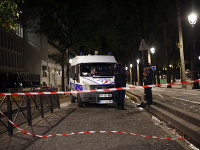 Útočník zranil v Paríži nožom sedem ľudí