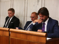 Robert Fico a Robert Kaliňák v poslaneckých laviciach