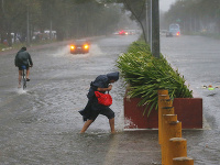Supertajfún Mangkhut zasiahol pobrežie Filipín. Supertajfún Mangkhut zasiahol pobrežie Filipín.