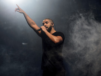 Spevák Drake zaznamenal počas tohto roku veľký progres. 