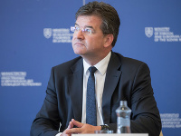 Šéf slovenskej diplomacie Miroslav Lajčák. Šéf slovenskej diplomacie Miroslav Lajčák.