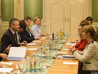 Peter Pellegrini s delegáciou poslancov Európskeho parlamentu Peter Pellegrini s delegáciou poslancov Európskeho parlamentu