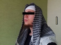 Slovenský islamista Dominik plánoval atentát. Slovenský islamista Dominik plánoval atentát.