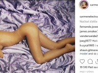 Carmen Electra sa vyzliekla pre magazín Playboy. 