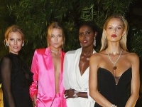 Charitatívneho podujatia sa zúčastnili viaceré modelky. Medzi nimi aj Michaela Kocianová. Charitatívneho podujatia sa zúčastnili viaceré modelky. Medzi nimi aj Michaela Kocianová.