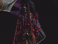 Teplovzdušný balón, ktorý v nedeľu večer narazil pri Bottrope do vedenia vysokého napätia 