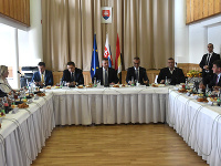 Výjazdové rokovanie vlády v obci Ploské. Výjazdové rokovanie vlády v obci Ploské.