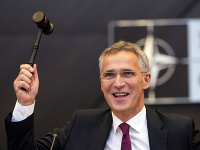 Generálny tajomník NATO Jens Stoltenberg. Generálny tajomník NATO Jens Stoltenberg.