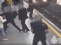 Incident na londýnskej stanici metra. Incident na londýnskej stanici metra.