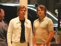 Brad Pitt a Leonardo DiCaprio počas nakrúcania filmu Once Upon a Time in Hollywood. 