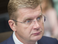 Minister hospodárstva SR Peter Žiga počas 123. rokovania vlády. Minister hospodárstva SR Peter Žiga počas 123. rokovania vlády.