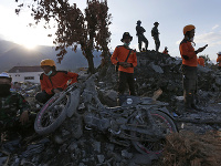 Indonéziu zasiahlo ďalšie zemetrasenie. Vyžiadalo si najmenej troch mŕtvych. 