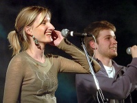 Adela Banášová randila s Tomášom Bedzddeom, aj spolu naspievali pesničku. 