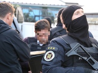 Polícia vykonala domové prehliadky u podnikateľa Mariana Kočnera. Polícia vykonala domové prehliadky u podnikateľa Mariana Kočnera.