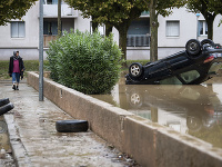 Francúzsky vidiek bičujú mohutné záplavy.