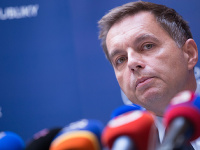 Minister financií Peter Kažimír. Minister financií Peter Kažimír.