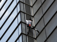 Alain Robert v akcii Alain Robert v akcii