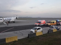 Lietadlo spoločnosti Austrian Airlines muselo núdzovo pristáť v Budapešti. Lietadlo spoločnosti Austrian Airlines muselo núdzovo pristáť v Budapešti.