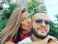 Jasmina Alagič a Rytmus oznámili svoje zasnúbenie. 