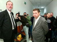 Advokát Peter Filip a Ladislav Bašternák na súde Advokát Peter Filip a Ladislav Bašternák na súde