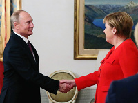 Vladimir Putin a Angela Merkelová Vladimir Putin a Angela Merkelová