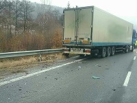 Vážna dopravná nehoda pri Žiari nad Hronom si vyžiadala jednu mŕtvu osobu a 3 zranených.