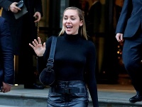 Miley Cyrus vyrazila do ulíc s úsmevom na tvári a v sexi outfite.