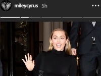 Miley Cyrus sa fotkami z Londýna pochválila aj na instagrame. 