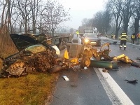 Pri nehode, ktorá sa stala neďaleko Malaciek, vyhasol život 23-ročného vodiča. Pri nehode, ktorá sa stala neďaleko Malaciek, vyhasol život 23-ročného vodiča.