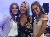 Erika Barkolová s dcérami Paťkou a Alex Erika Barkolová s dcérami Paťkou a Alex