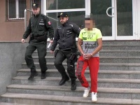 Na snímke je jeden z podozrivých z lúpežného prepadnutia muža vo Zvolene. Na snímke je jeden z podozrivých z lúpežného prepadnutia muža vo Zvolene.