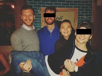 Gavin Carey bol za znásilnenie snúbenice odsúdený na 9 rokov. Gavin Carey bol za znásilnenie snúbenice odsúdený na 9 rokov.