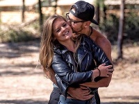 Michal Gajdošech sa na Farme túlil k Lívii. Michal Gajdošech sa na Farme túlil k Lívii.