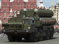 Ruský raketový systém protivzdušnej obrany S-400. Ruský raketový systém protivzdušnej obrany S-400.