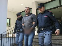 Na začiatku decembra talianske úrady rozbili jednu z vetiev mocnej mafiánskej skupiny 'Ndrangheta. Na začiatku decembra talianske úrady rozbili jednu z vetiev mocnej mafiánskej skupiny 'Ndrangheta.