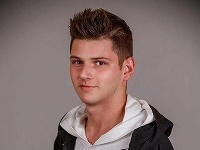 Štefan (†19) zmizol po firemnom večierku. Štefan (†19) zmizol po firemnom večierku.