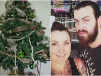 Mladý pár si vyzdobil vianočný stromček hadími kožami.