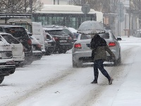 Dopravná situácia počas sneženia v okrese Zvolen.