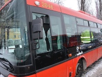 Pri incidente na šoféra MHD sa našťastie nik vážne nezranil. Pri incidente na šoféra MHD sa našťastie nik vážne nezranil.