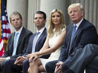 Donald Trump so synmi Ericom a Donaldom mladším. Donald Trump so synmi Ericom a Donaldom mladším.