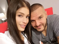 Jasmina Alagič a Rytmus čakajú svoje prvé dieťa. Jasmina Alagič a Rytmus čakajú svoje prvé dieťa.