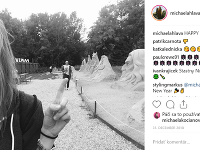 Rasťo Brezovský sa na selfie s modelkou objavil už aj na prelome roka.