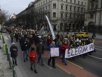 V Maďarsku pokračovali protesty proti vláde Viktora Orbána. V Maďarsku pokračovali protesty proti vláde Viktora Orbána.