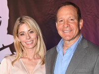 Steve Guttenberg a Emily Smith Steve Guttenberg a Emily Smith