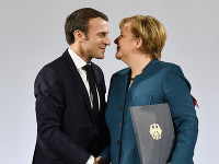 Emmanuel Macron a Angela Merkelová Emmanuel Macron a Angela Merkelová