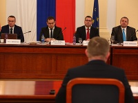 Tretí deň verejného vypočúvania kandidátov. Tretí deň verejného vypočúvania kandidátov.